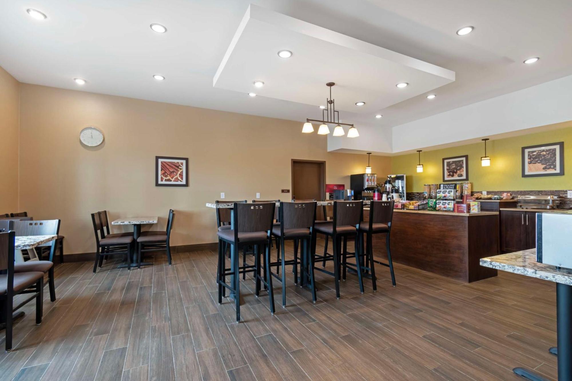 Best Western Plus Moosomin Hotel Exterior foto